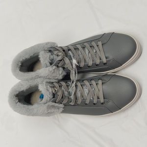 Kookaburra by UGG Size 10